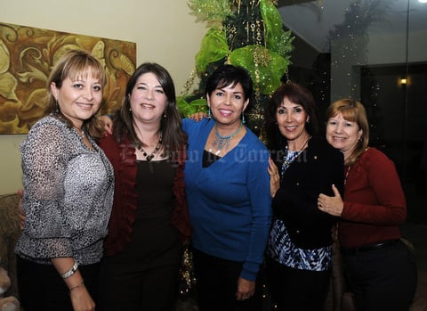 18122012 SILVIA , Martha, Norma, Paty y Blanca.
