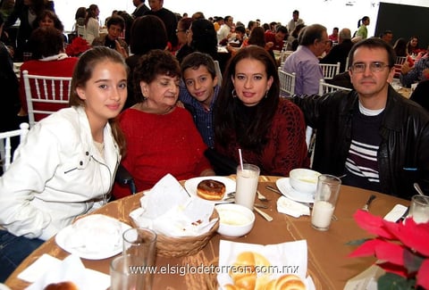20122012 LULÚ , Lety, Alberto, Brenda y Beto.