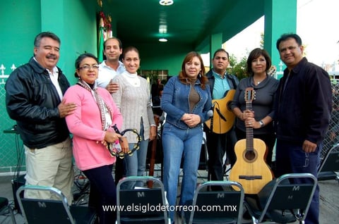 20122012 FESTEJO A LA VIRGEN.  Raúl, Esperanza, Luis, Mónica, Alejandra, José, Dulce y Francisco.