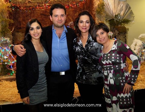 20122012 EN POSADA.  , Daniela Guillermo, Maribel y Mary.