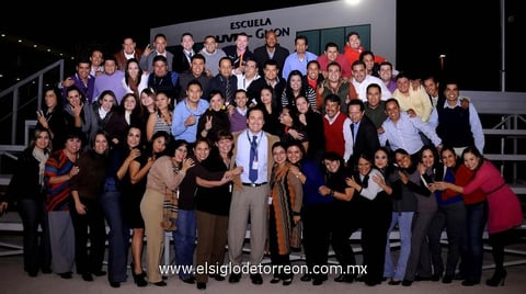 22122012 POSADA.  Personal de la UVM.