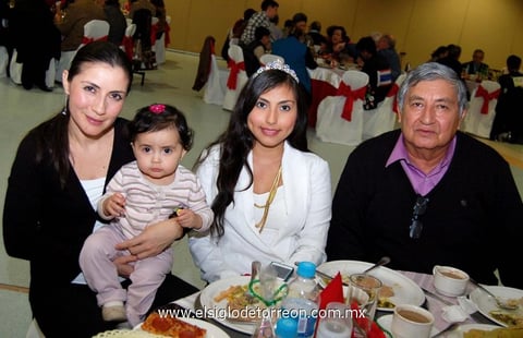 22122012 POSADA ROTARIOS.  Nadia, Arantza, Marcela y Margarito.