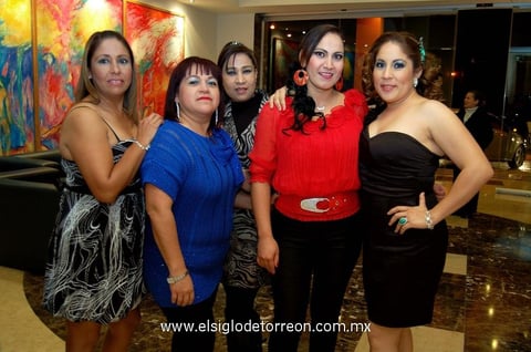 23122012 PATY,  Carmen, Lupita, Rosalía y Karina.