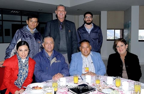 23122012 JUAN  Carlos, Alberto Nalda, Armando, Adriana, Julián, Cerón y Alma Leticia.