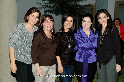 23122012 ANGELINA,  Ale, Mónica, Lorena y Mary Tere.