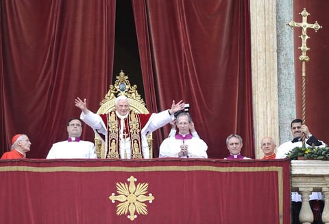 Benedicto XVI pidió a los gobernantes de América Latina fortalecer su compromiso en la lucha contra la criminalidad, durante su mensaje de Navidad “Urbi et orbi” (a la ciudad y al mundo).