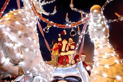 Personas de todo el mundo han celebrado de distintas formas la Navidad.