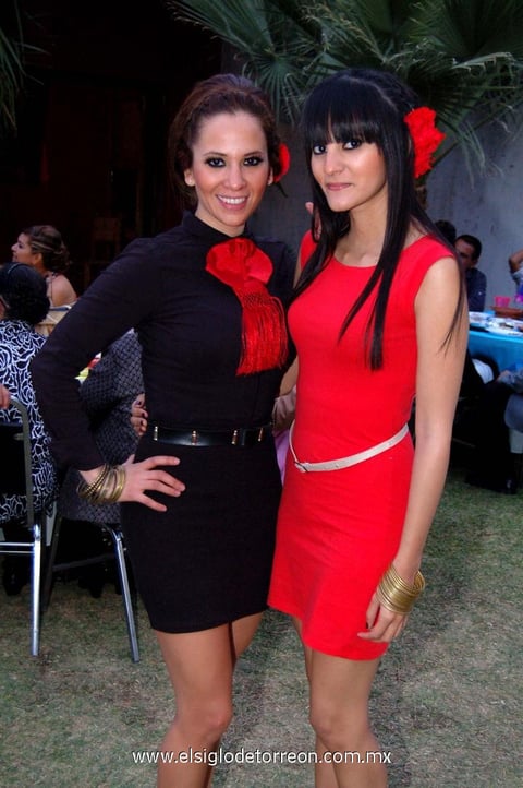 26122012 CAROLINA  y Sandra Cervantes.
