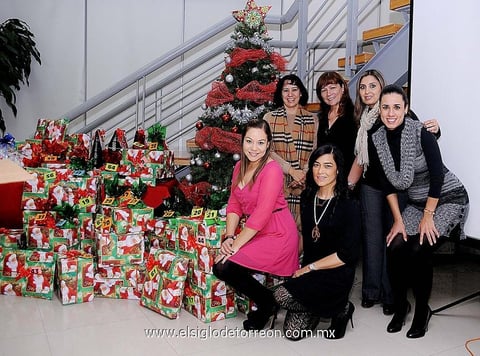 24122012 YADIRA,  Brenda, Daniela, Norma, Silvia y Ana Claudia.
