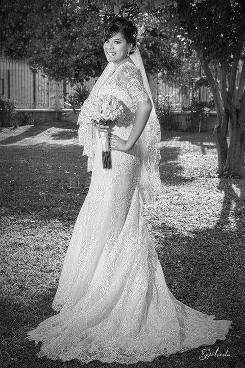 NANCY JULIETA García Casas el día de su boda con el Sr. Luis Rayanari Santiago Nevárez.- Sepúlveda Fotografía