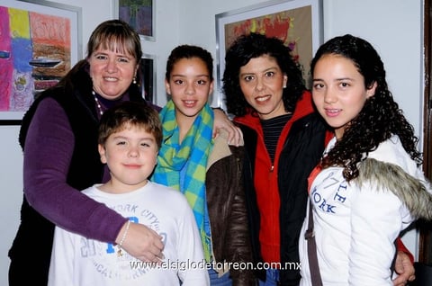 27122012 EXPOSICIÓN.  Carolina, Chelo, Mary Tere, Ana Laura y Lalo.