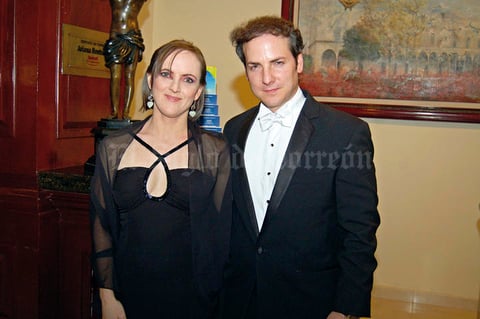 Alison de la Peña y Dr. Hugo de la Peña.