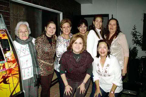 Soco, Blanca, Rebeca, Lucila, Lula, Lili, Mónica y Martha.