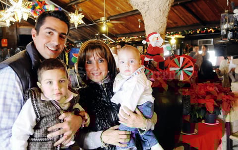Alejandro, Alejandro Jr,. Gaby y Alonso.