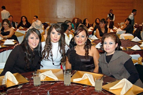 Cynthia Domínguez, Karla Ortiz, Verónica Treviño y Sandra Martínez.
