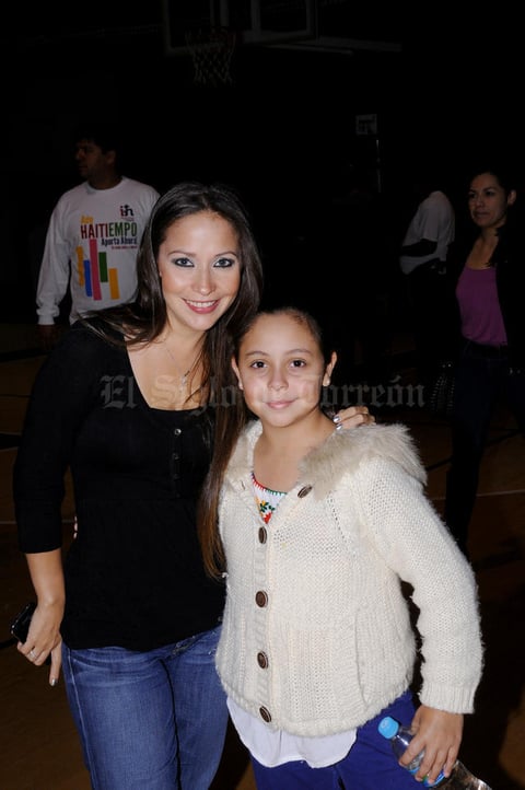 Claudia González y Ana Sofía Jaime González.