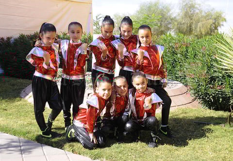 Valeria, María José, Mía, Katia, Ingrid, Valentin, Silvana y sofi.