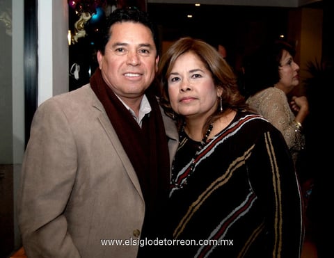 MARIO  y Nadia.