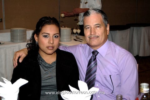 AMENO FESTEJO.  Ana Aguilera y Salvador Pulido.