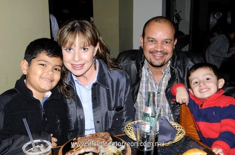 02012013 FAMILIA  González Jaques.