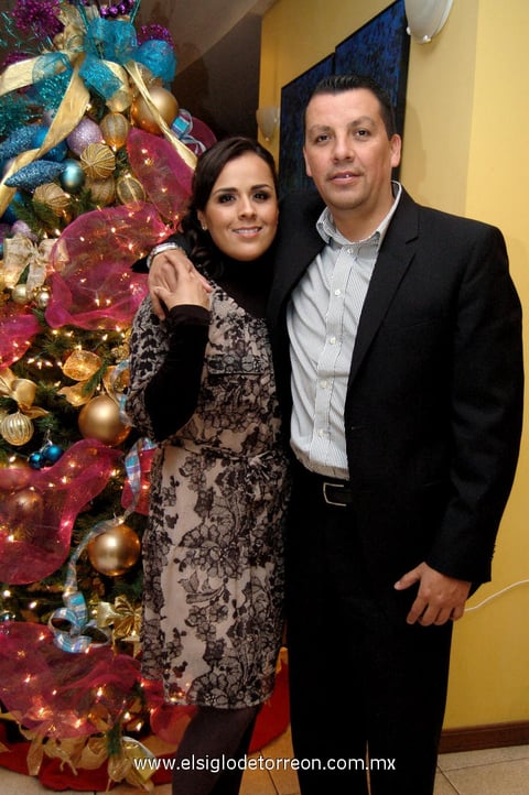 EN RECEPCIóN NUPCIAL.  Marina Cáceres y Celso Morales.