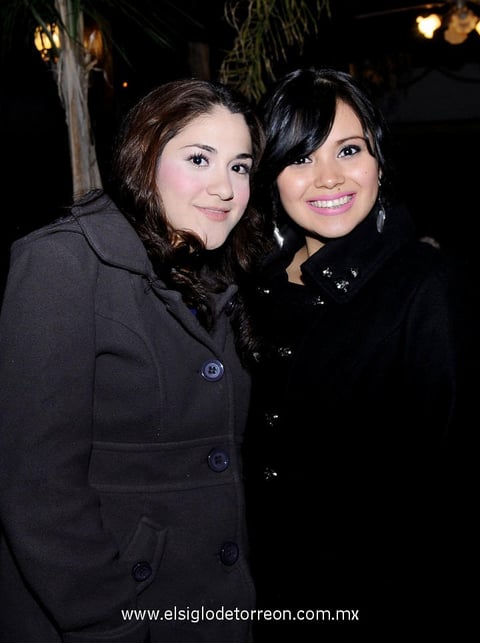02012013 DIANA  Huereca y Miriam Neave.