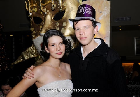 FELIZ AÑO.  Samantha y Juan Carlos César.