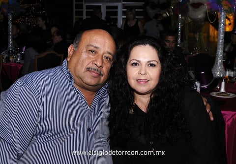 FESTEJO  Luis Mendoza y Rosa de Mendoza.
