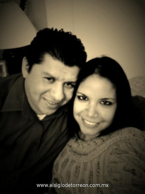 Héctor Hernández y Valeria Reyes, en su festejo  de Navidad.