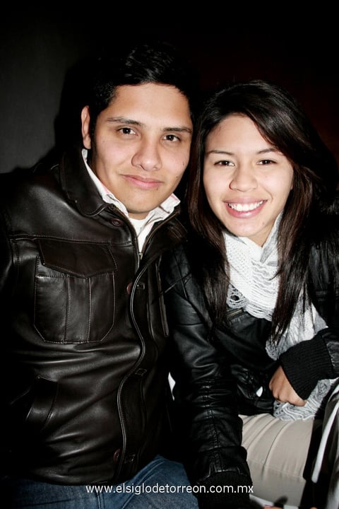 JAVIER  y Karla.