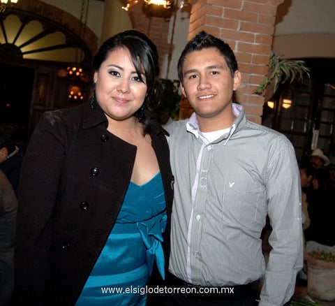 Amela Luján y Jaziel López.