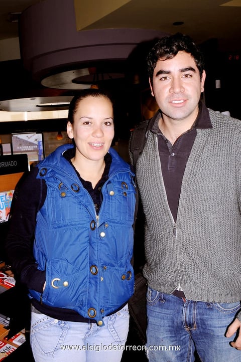 CARLOS MIGUEL  Ibarra y Mariana Hidrogo.