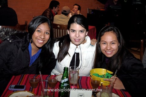 05012013 MARIFER,  SofÃ­a y Paola.