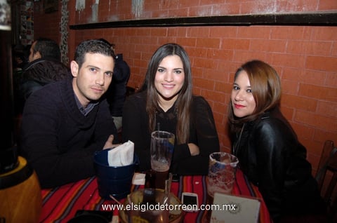 05012013 OLIVER,  RocÃ­o y Rosalba.