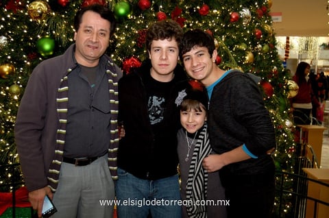 04012013 FAMILIA  ValdÃ©s Aguayo.