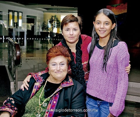 04012013 PILAR,  Pilar y Marifer.