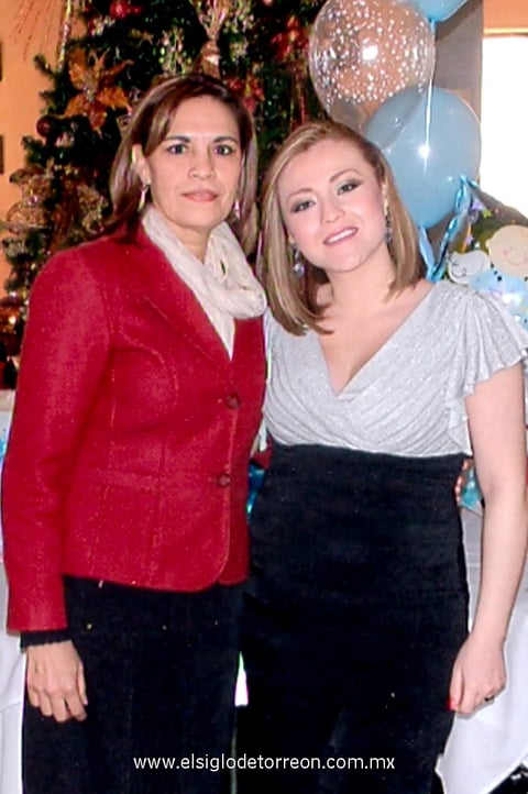 04012013 PATY  Carranza de Carlos acompaÃ±ada de su suegra la seÃ±ora Lety Carlos de HernÃ¡ndez, organizadora de su bonito 'baby shower'.