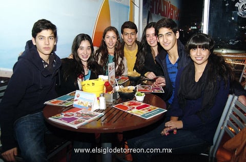 Ricardo, Ana Laura, Fabiana, Tony, Andrea, Agustín y Blanca.