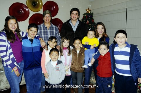 06012013 POSADITA.  MÃ³nica, CÃ©sar, Carlos, Mario, Luis Felipe, Andrea, Sofi, Valeria, Ximena, Silvia, Elizabeth y Enrique.