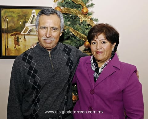 ONÉSIMO  y su hermana Maricarmen.