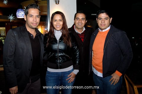 06012013 LUIS DANIEL , Cecilia, Roberto y Omar.