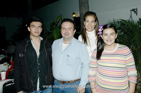 06012013 EN FAMILIA.  David Jr., David, Lula y Barbarita.