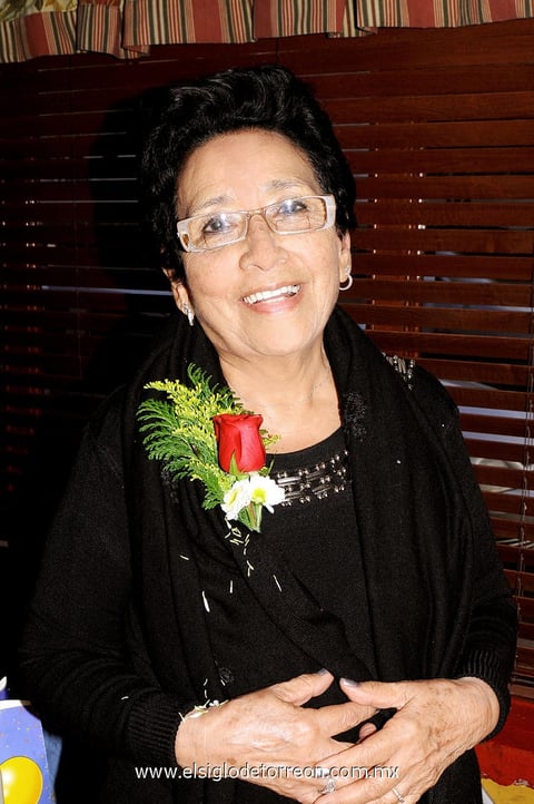 06012013 SRA. GENOVEVA  GarcÃ­a de GarcÃ­a el dÃ­a de su cumpleaÃ±os.- Annel Sotomayor FotografÃ­a
