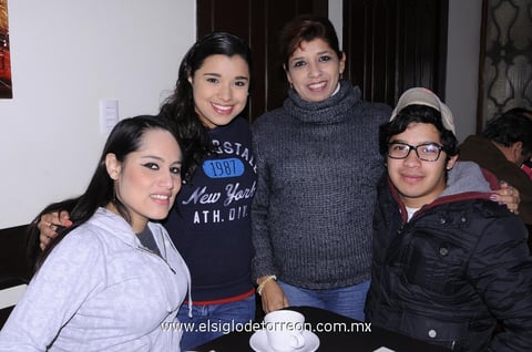 06012013 ANA ISABEL  Irionolo, Guady de la Cruz, Guady RamÃ­rez y Omar de la Cruz.