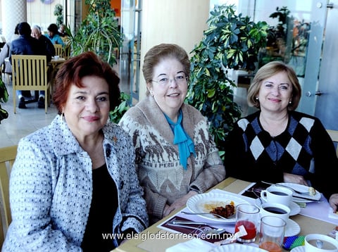 06012013 MARÃ­A CONCEPCIÃ³N  Morales, Flavia Jamieson y Mili MorÃ¡n.