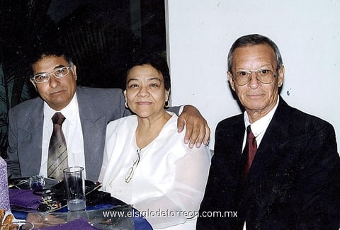 06012013 FESTEJO.  Juan Francisco ChÃ¡vez GÃ³mez, Evangelina de ChÃ¡vez y Federico Esparza Villalobos.