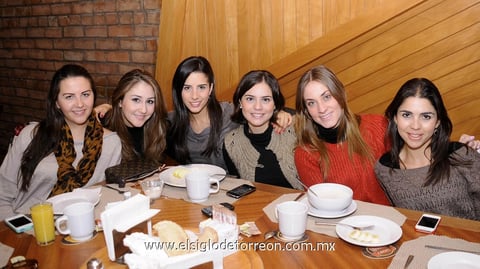 ANA  Acosta, Érika Gutiérrez, Janeth GiacomÃ¡n, Ana Viesca, Elena Bohigas y Karla Talamís.