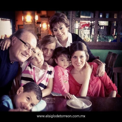 09012013 VIAJEROS.  Ricardo ZÃºÃ±iga e Isabel visitaron a familiares que radican en Bronsvill.