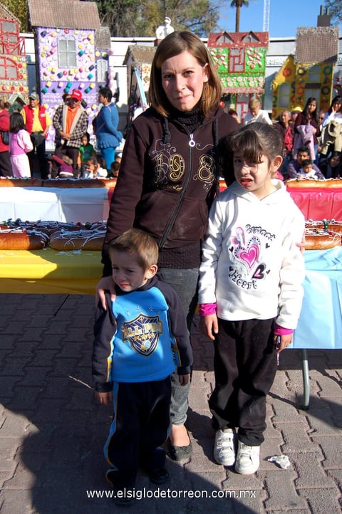 09012013 ÃNGEL , MarÃ­a Guadalupe y Karla.