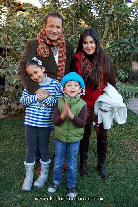 08012013 LUIS ALFONSO , Amy, Camila MarÃ­a y Juan Pablo.